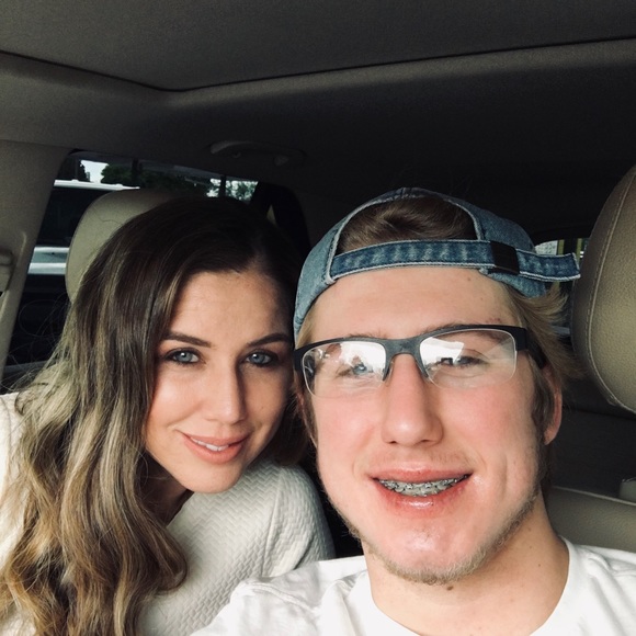 Meet your Posher, Brandy - Picture 1 of 1